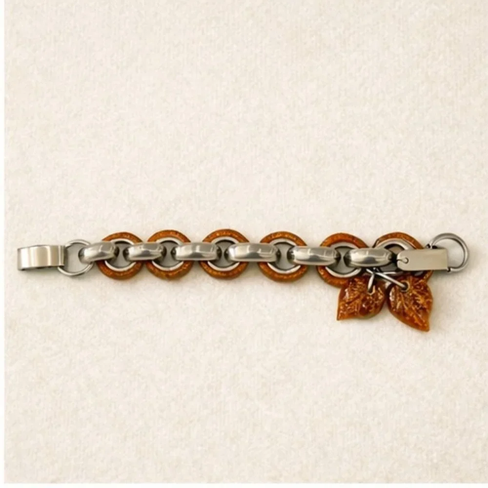Vintage Lucite Bracelet Amber Glitter Rings Leaf Charms Silver Tone Mid Century - Picture 2 of 4